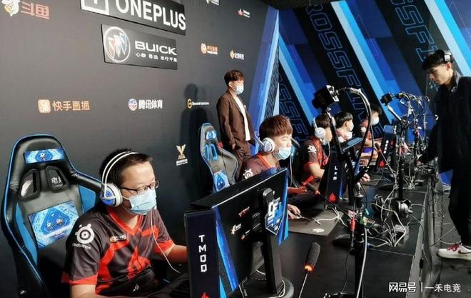 凭借竞争与 凭借竞争与